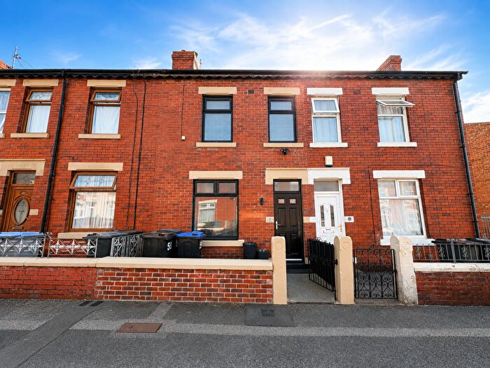 3 Bedroom Terraced House For Sale In Cunliffe Road, Blackpool, FY1
