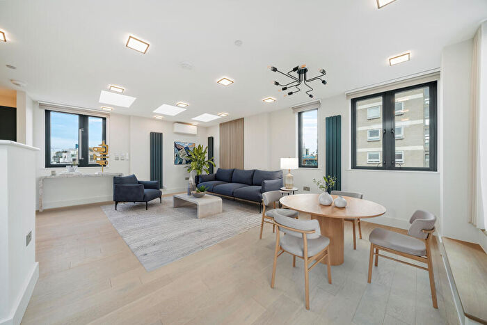 2 Bedroom Flat To Rent In Flat, Leather Lane, EC1N