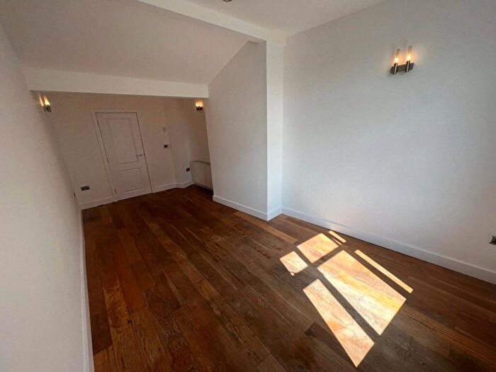 2 Bedroom Apartment To Rent In Castle Yard, Stockport Centre, Manchester, SK1