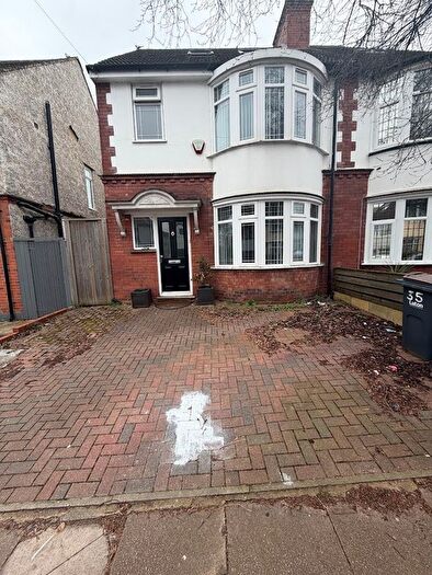 5 Bedroom End Terrace House To Rent In Alexandra Avenue, Luton, LU3