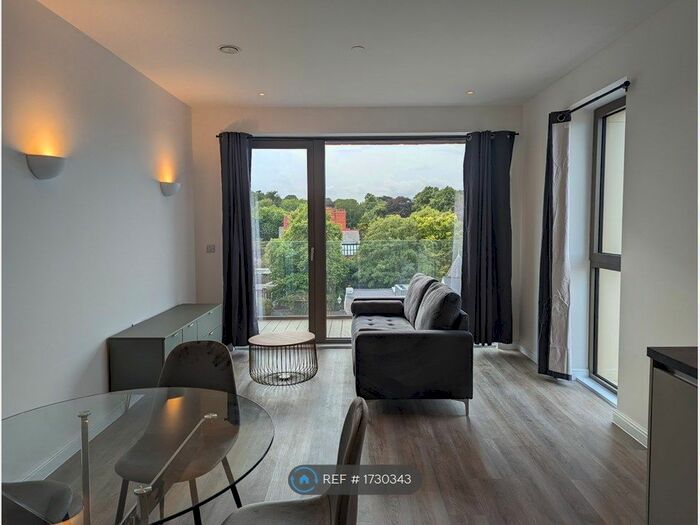 2 Bedroom Flat To Rent In Valiant House, Altrincham, WA14