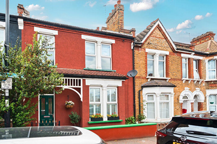 3 Bedroom Terraced House For Sale In Wearside Road, Lewisham, London, SE13