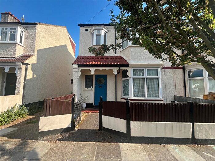 2 Bedroom Flat To Rent In Kingsway, Kingsway, SW14