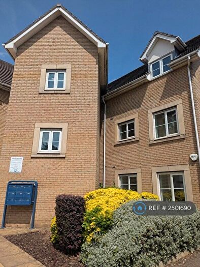 2 Bedroom Flat To Rent In Walnut Close, Laindon, Basildon, SS15
