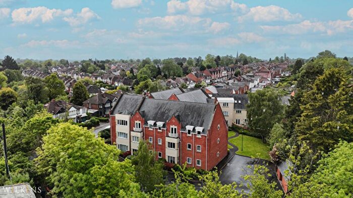 2 Bedroom Apartment For Sale In Station Road, Sutton Coldfield, West Midlands, B73