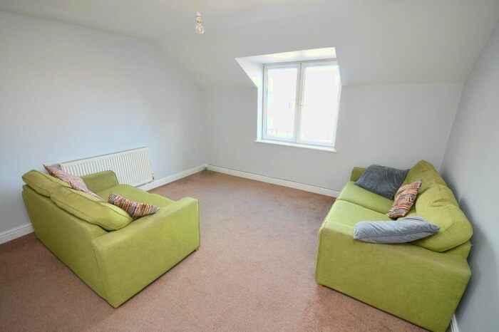 2 Bedroom Flat To Rent In Barton Green, Barton Hill Road, Bristol, BS5