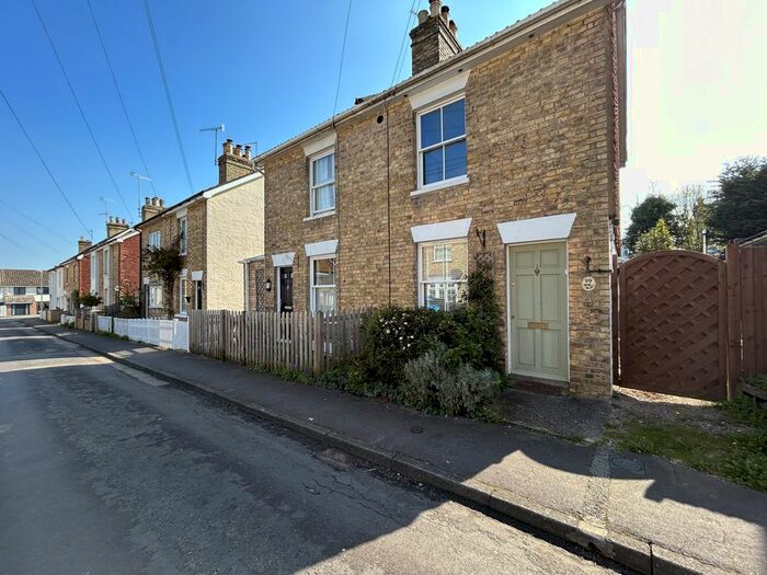 3 Bedroom Property To Rent In Cobden Road, Sevenoaks, Kent, TN13