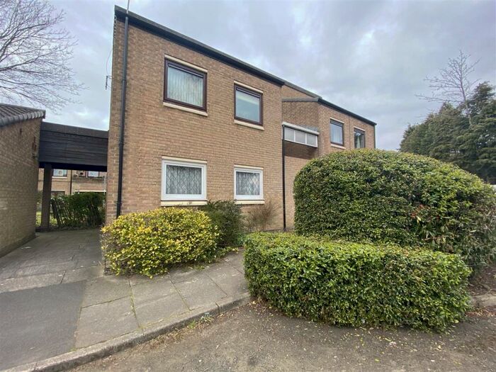 2 Bedroom Flat To Rent In Frankton Road, Whitefield, Manchester, M45