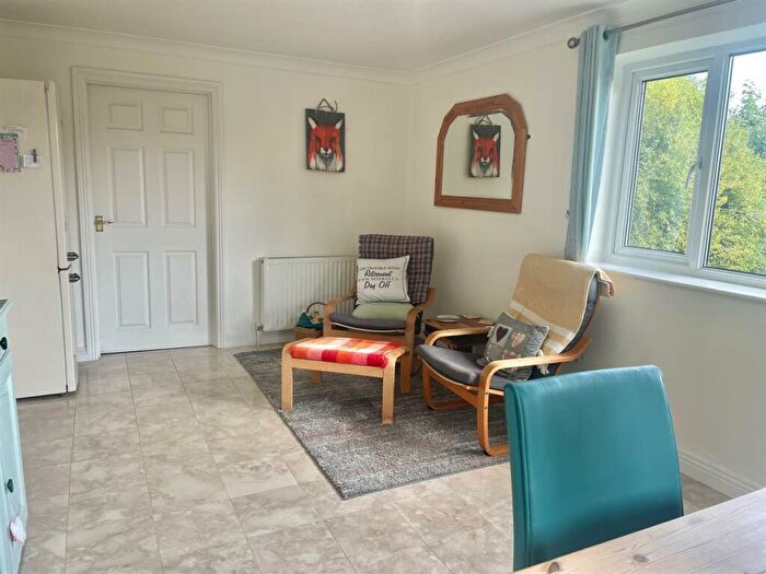 4 Bedroom Detached House For Sale In Goldcroft Avenue, Weymouth, DT4