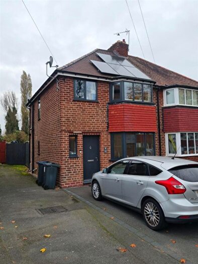 3 Bedroom Semi-Detached House To Rent In Olton Croft, Acocks Green, Birmingham, B27