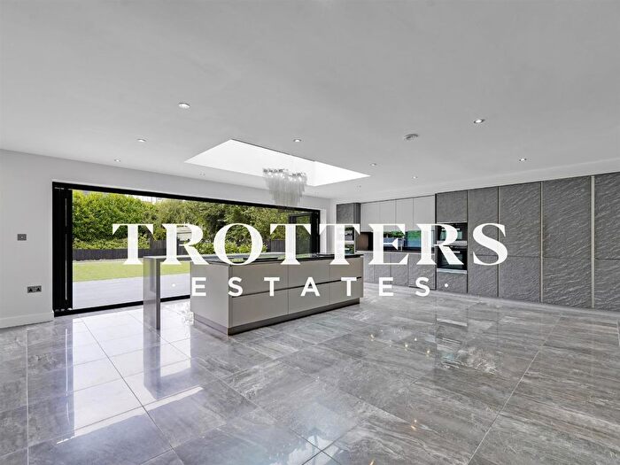 5 Bedroom Detached House To Rent In Luxborough Lane, Chigwell, IG7