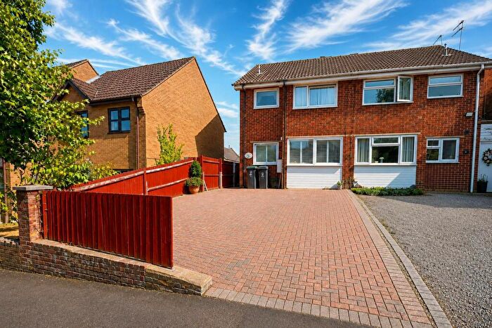 3 Bedroom Semi-Detached House For Sale In High Street, Irthlingborough, Northamptonshire, NN9