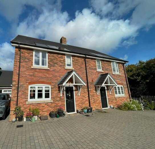 3 Bedroom Semi-Detached House To Rent In Keel Close, Winterslow, Salisbury, SP5