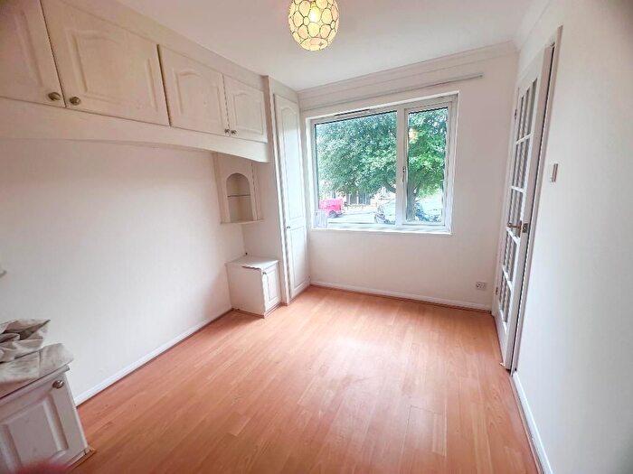 1 Bedroom Flat To Rent In Bishop Butt Close, Orpington, Kent, BR6