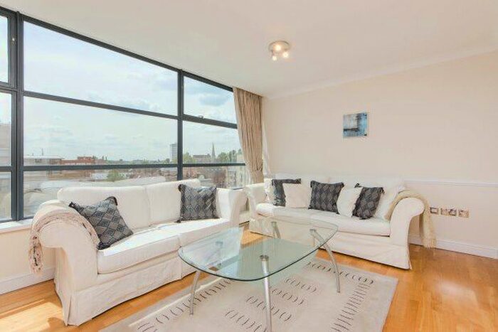 2 Bedroom Flat To Rent In Goat Wharf, London, TW8