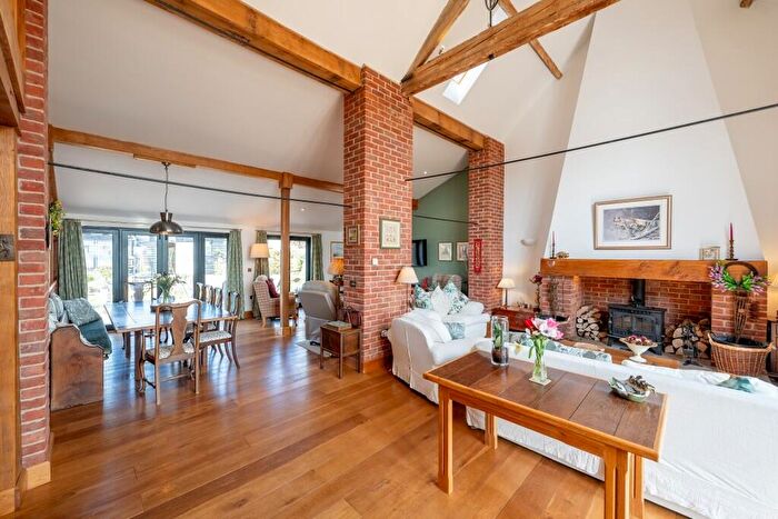 4 Bedroom Barn Conversion For Sale In Ivy Todd, PE37