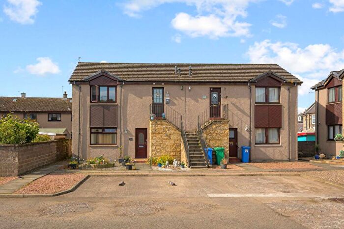 2 Bedroom Flat For Sale In Mercer Street, Kincardine, FK10