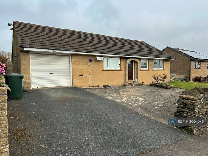 2 Bedroom Bungalow To Rent In East Street, Huddersfield, HD3