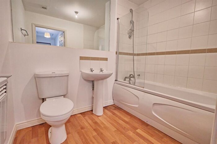 2 Bedroom Apartment For Sale In Stewart Place - Ware, SG12