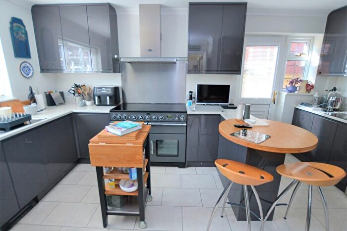 4 Bedroom Detached House For Sale In Troon Close, Holmes Chapel, CW4