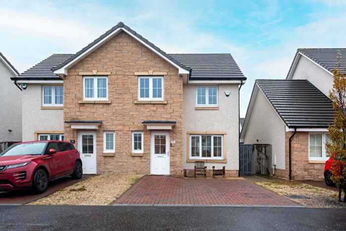 3 Bedroom Semi Detached House For Sale In Learielaw View, Broxburn, West Lothian, EH52