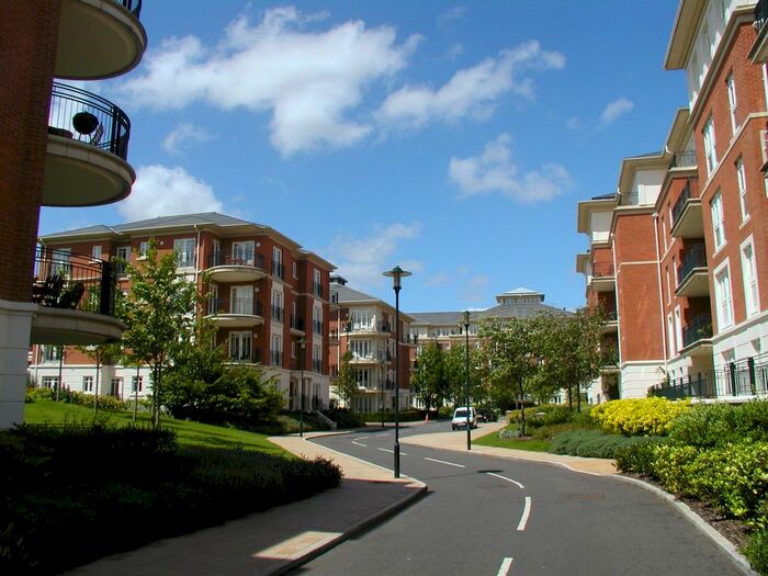2 Bedroom Flat To Rent In Clevedon Road, East Twickenham TW1