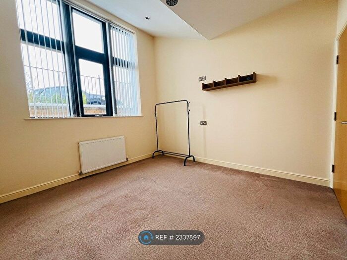 1 Bedroom Flat To Rent In Richardshaw Lane, Pudsey, LS28