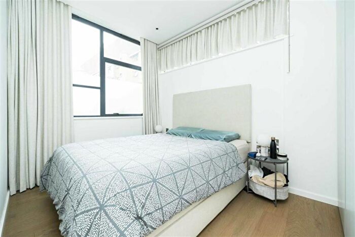 2 Bedroom Flat For Sale In Long Street, Shoreditch, E2