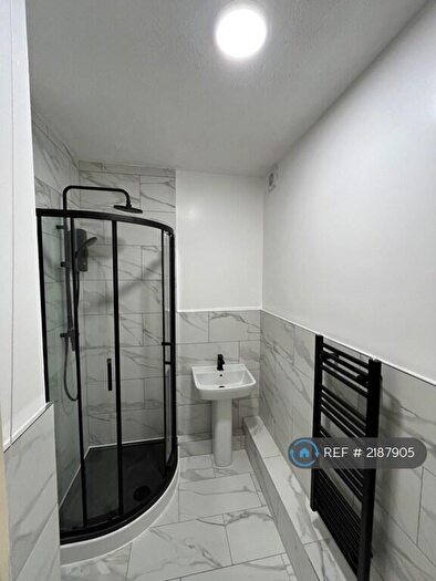 1 Bedroom Flat To Rent In Richmond Court, Dawlish, EX7