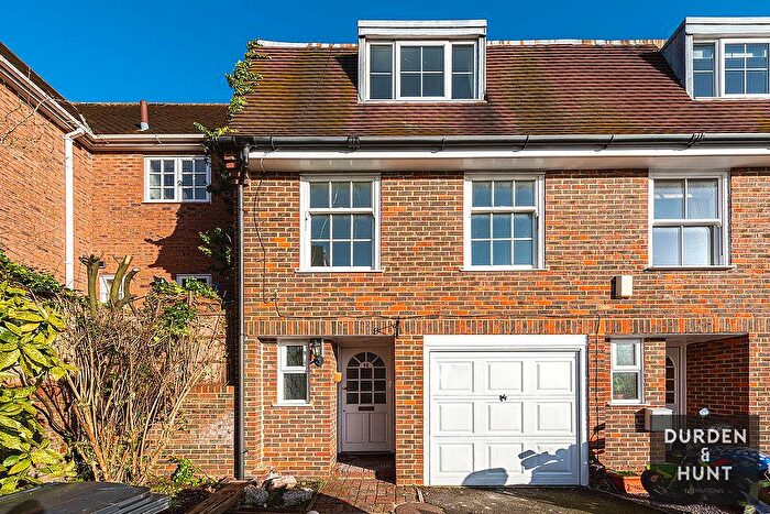 3 Bedroom End Of Terrace House To Rent In Wroths Path, Loughton, IG10