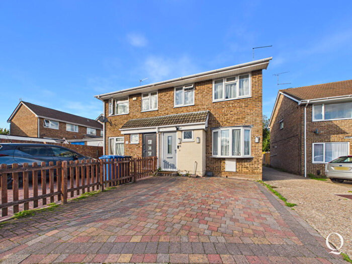 3 Bedroom Semi Detached House For Sale In Sandyhurst Close, Poole, BH17