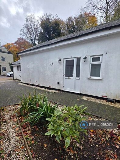 2 Bedroom Semi-Detached House To Rent In Station Road, Amersham, HP7