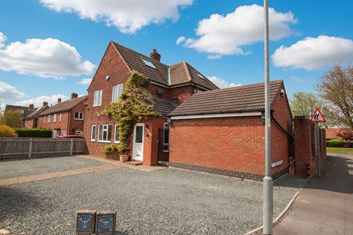 4 Bedroom Semi-Detached House For Sale In St. Bernards Avenue, Louth, LN11