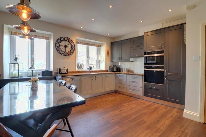 3 Bedroom Terraced House For Sale In Jessop Fold, Honley, Holmfirth, HD9