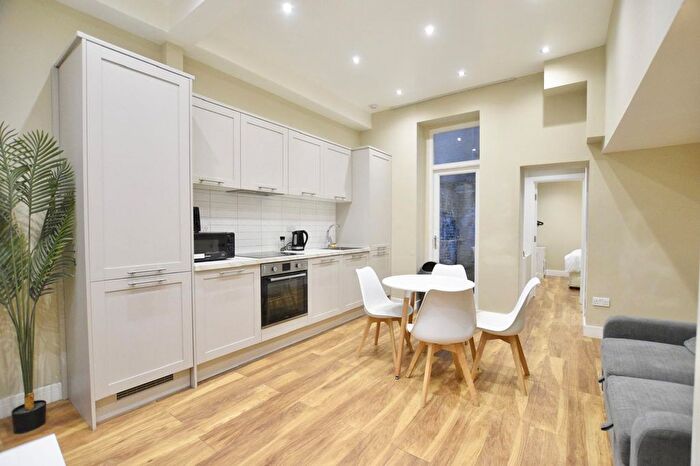 2 Bedroom Flat To Rent In Grafton Road, Camden, NW5