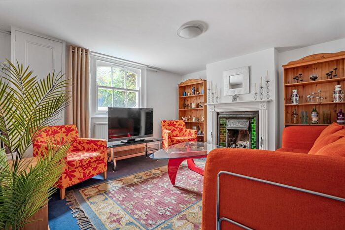 4 Bedroom Semi-detached House For Sale In Blandford Road, Ealing, W5