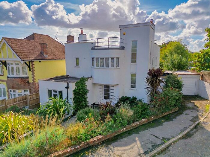 4 Bedroom Detached House For Sale In Mousehole Lane, Midanbury, SO18