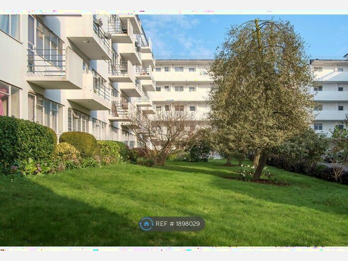 1 Bedroom Flat To Rent In Pullman Court, London, SW2