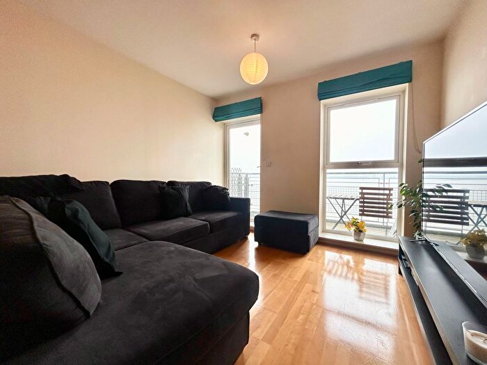 2 Bedroom Flat To Rent In Portland Place, Greenhithe, DA9