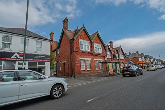 2 Bedroom Flat To Rent In Flat, Wimborne Road, Bournemouth, BH9