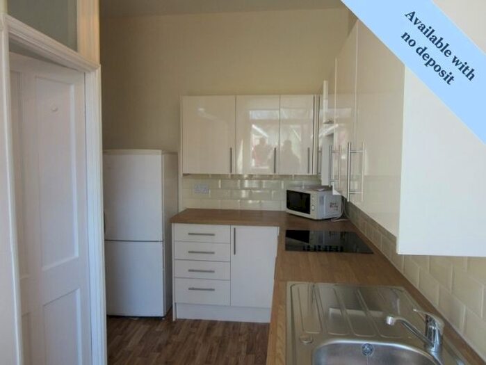 2 Bedroom Flat To Rent In Top Floor Flat, Bryn Y Mor Crescent, Uplands, Swansea., SA1