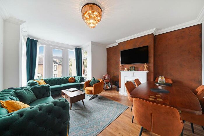 2 Bedroom Apartment To Rent In Clarendon Gardens, Gants Hill, IG1