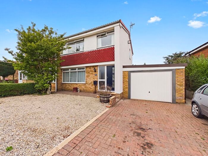 3 Bedroom Semi-Detached House For Sale In St Andrews Road, Whitby, YO21