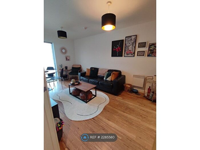 1 Bedroom Flat To Rent In Plaza Boulevard, Liverpool, L8