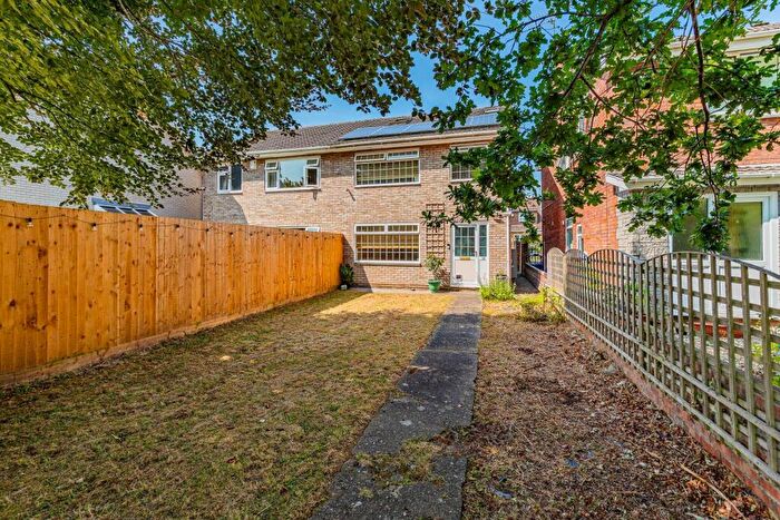 5 Bedroom Semi-Detached House For Sale In Wavell Close, Llanishen, Cardiff, CF14