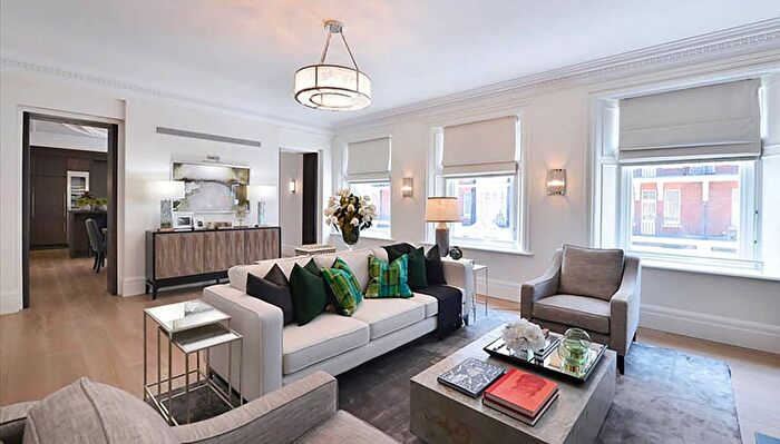 1 Bedroom Flat To Rent In Duke Street, Mayfair, London, W1K