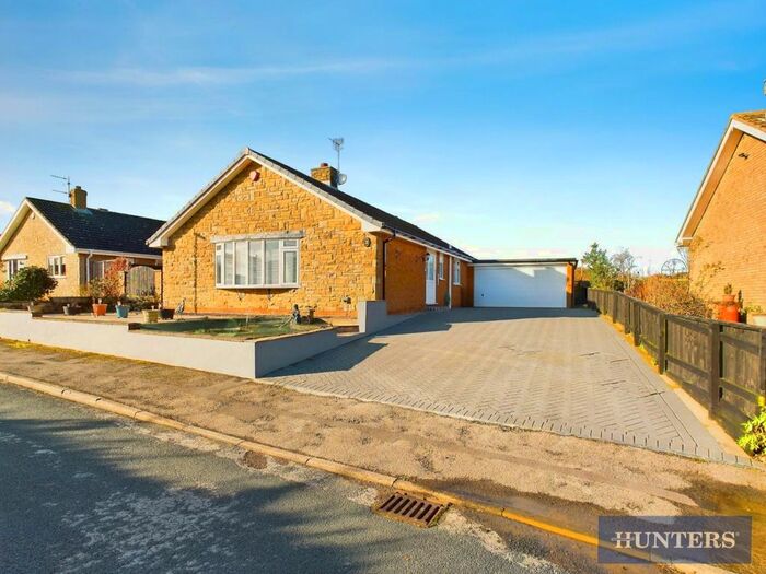 3 Bedroom Detached Bungalow For Sale In Campion Close, Scalby, Scarborough, YO13