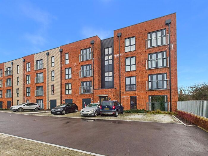 2 Bedroom Flat For Sale In Harker Close, Gloucester, GL2