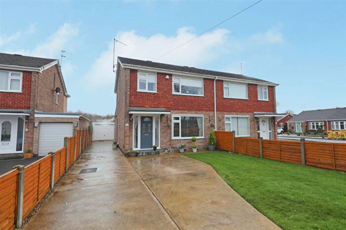 3 Bedroom Semi Detached House For Sale In Ganton Way, Willerby, Hull, HU10
