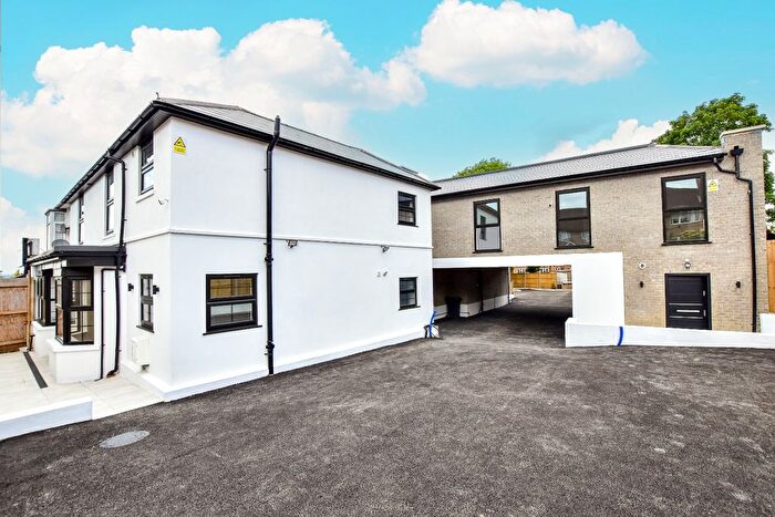 2 Bedroom Flat For Sale In Flat, The Oaks, Sparrows Herne, Bushey, Hertfordshire, WD23